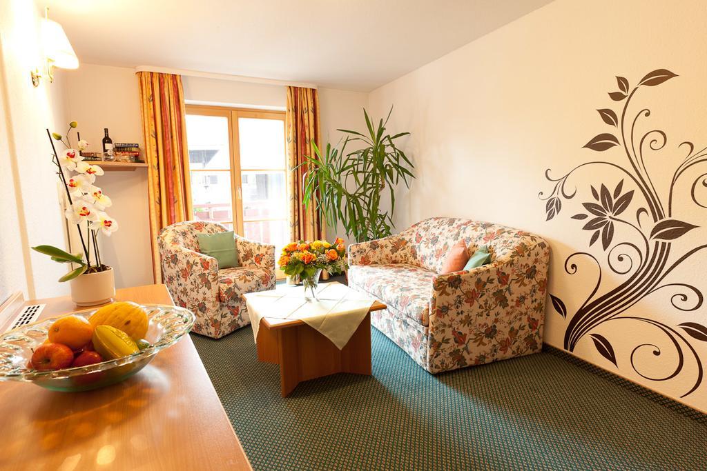 Familien- Und Wellnesshotel "Viktoria" اوبرستدورف المظهر الخارجي الصورة