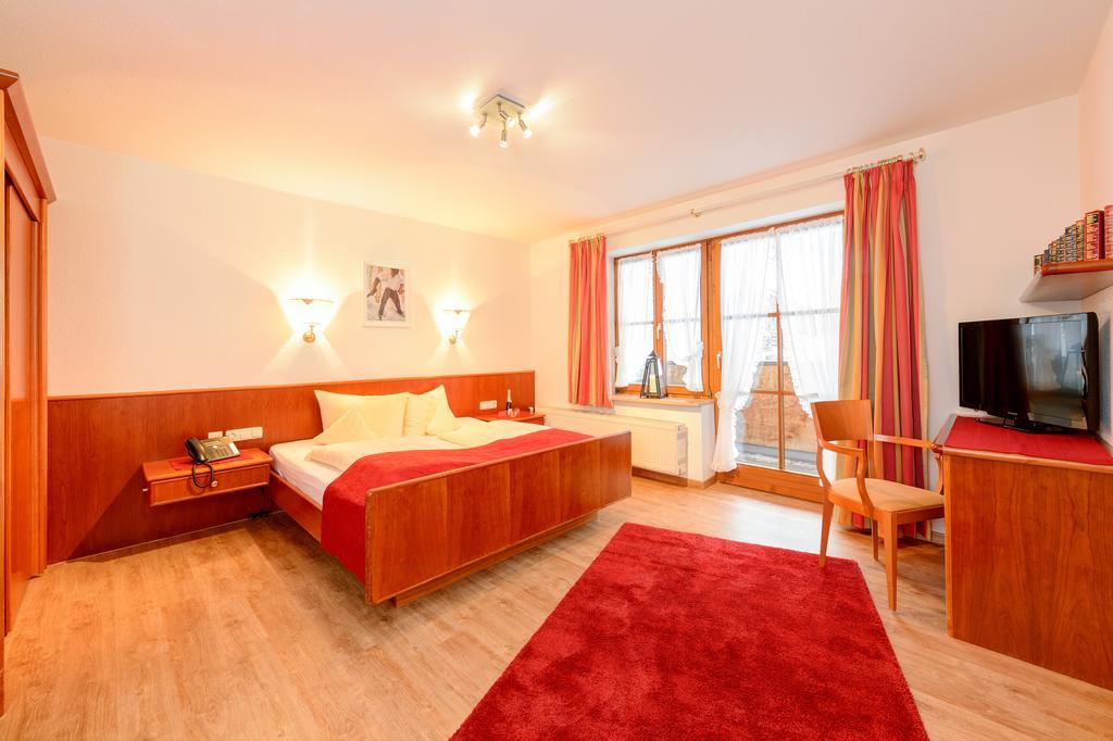 Familien- Und Wellnesshotel "Viktoria" اوبرستدورف المظهر الخارجي الصورة